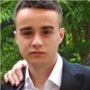 Chico estudiante ofrece clases particulares
